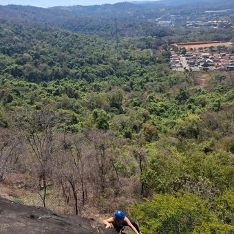ESCALADA NO MORRO DO CARRAPATO